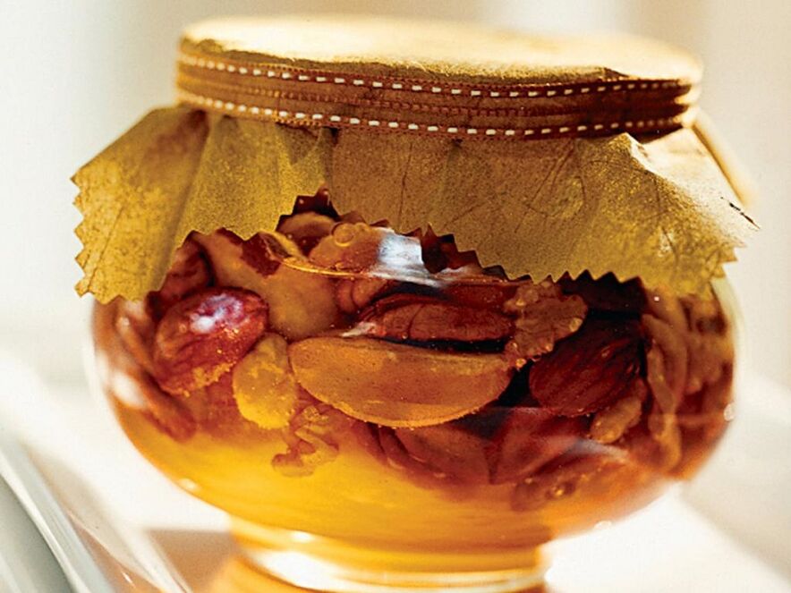 Honigtinktur mit Nüssen zur Potenzsteigerung